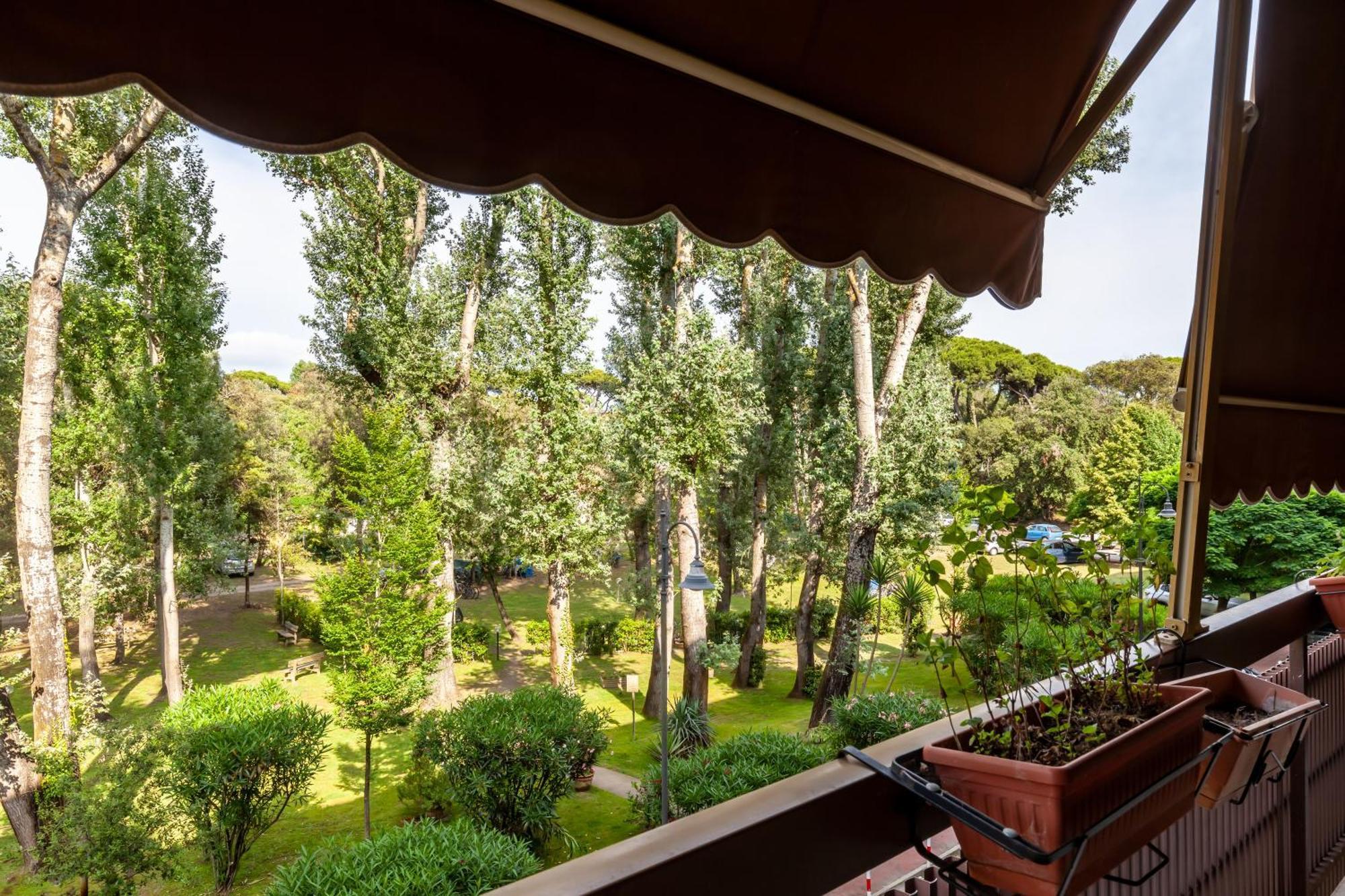 La Casa Nel Parco Apartment Viareggio Exterior photo